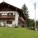 Wiesenhof Apartment Garmisch-Partenkirchen