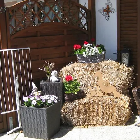 Wiesenhof Апартаменти *